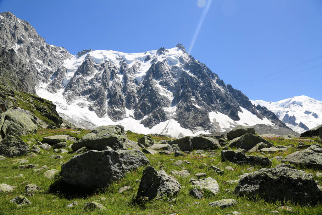Vue magnifique sur les Aiguilles de Chamonix