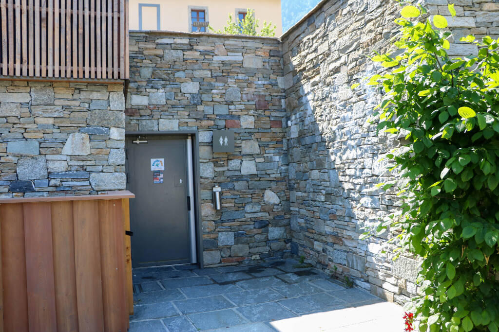 Public restrooms Centre of the village Les Houches Toilettes